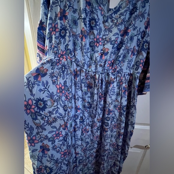BloomChic periwinkle floral border print dress. Short belled sleeves and v-neck! - Picture 6 of 6